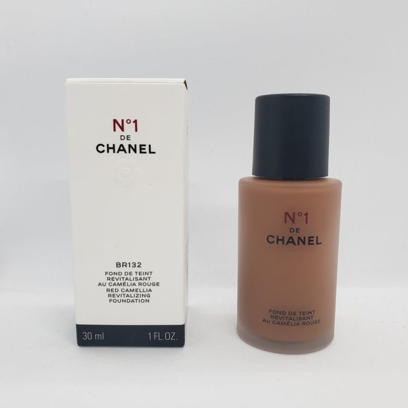 Chanel No.1 de CHANEL Red Camelia Revitalizing Foundation BR132 New - Picture 1 of 4